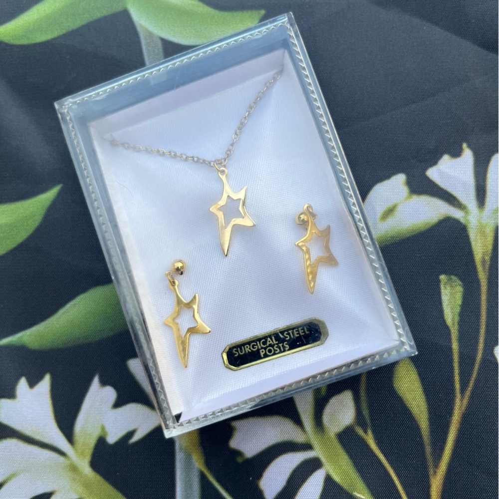 Vintage? Asymmetrical Star Gold-tone Jewelry Set Necklace & Earrings Steel